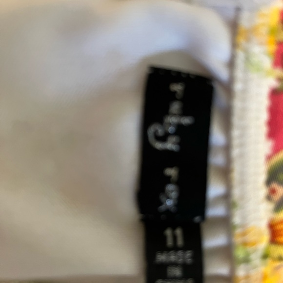 Ruby Rox Sz 11 Junior size White and Yellow lined dress. The dress is textured. - Picture 8 of 11